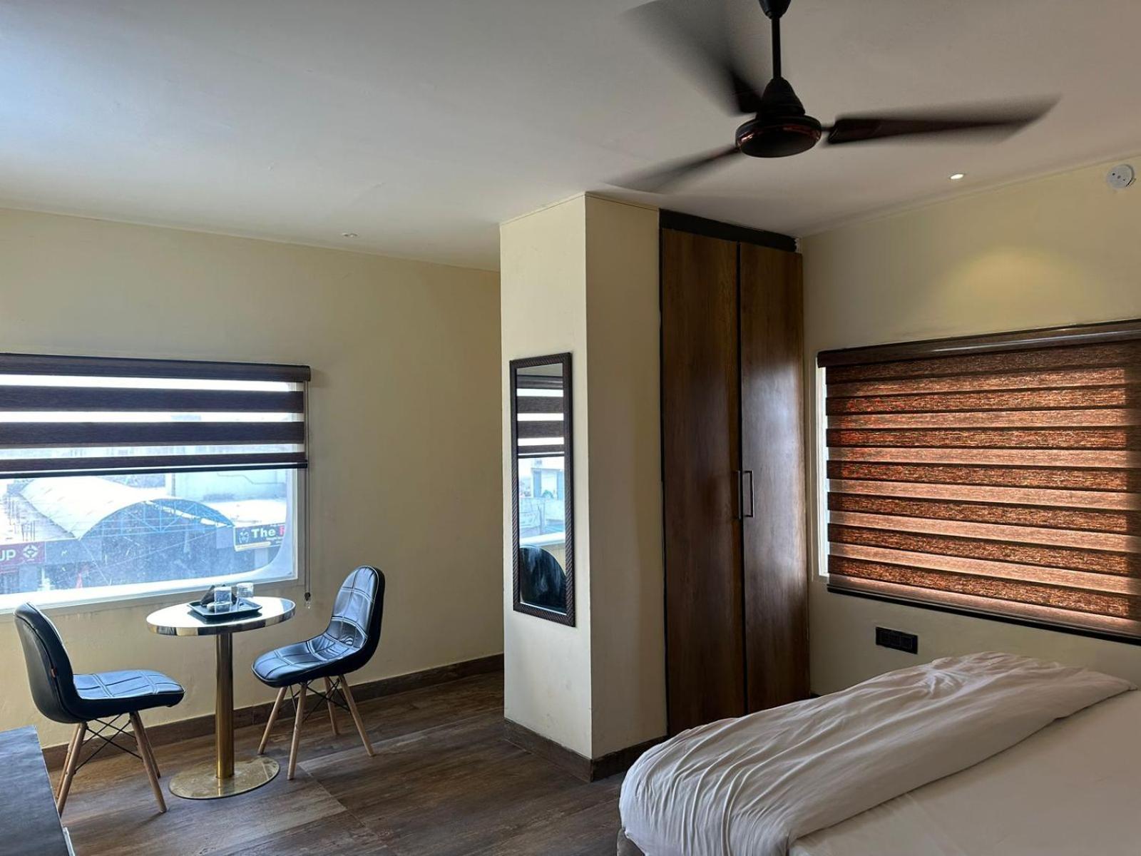 Hotel Kritika Greater Noida Exterior foto